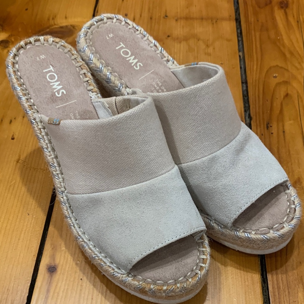 TOMS Women's Light Tan Espadrille Slides
